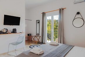 BOHOTEL Messonghi - Designer's Hotel