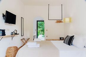 BOHOTEL Messonghi - Designer's Hotel