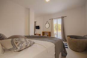 BOHOTEL Messonghi - Designer's Hotel