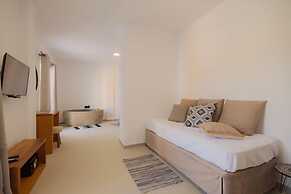BOHOTEL Messonghi - Designer's Hotel