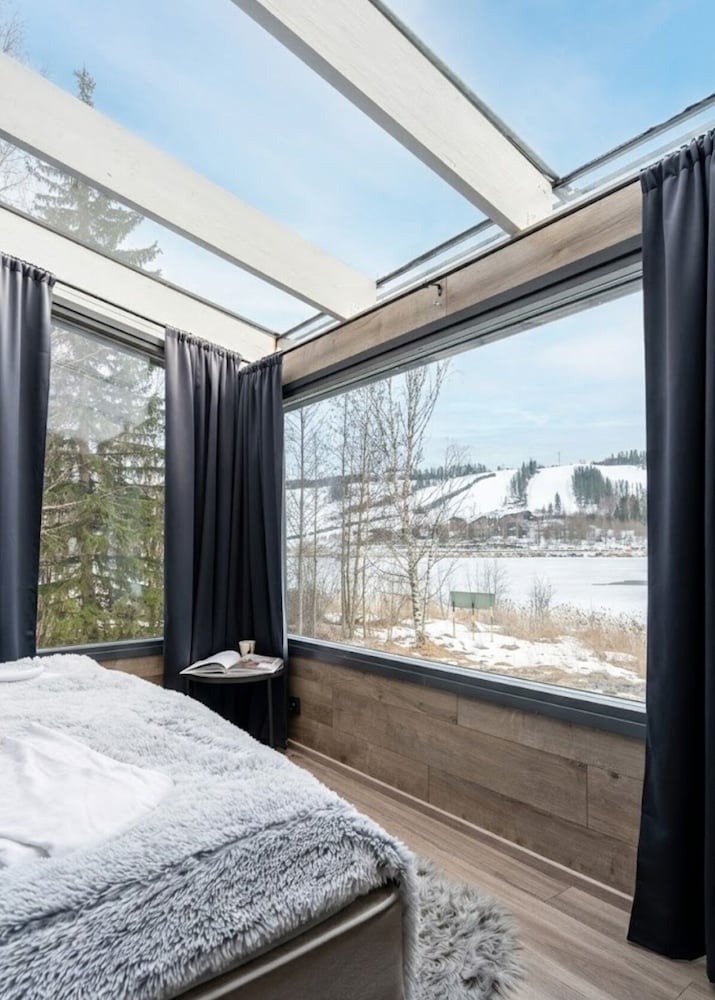 Private & Luminous Suite with lake views