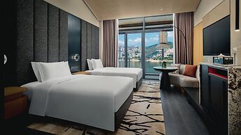 Hualuxe Chongqing Wushan by IHG