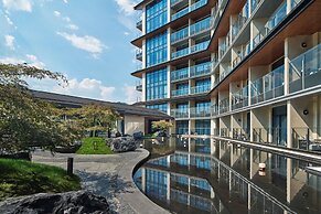 Hualuxe Chongqing Wushan by IHG