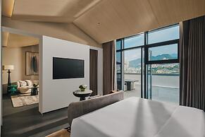 Hualuxe Chongqing Wushan by IHG