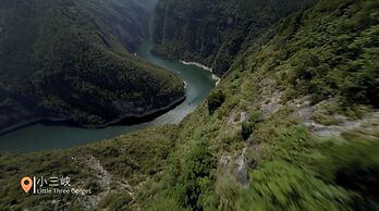 Hualuxe Chongqing Wushan by IHG