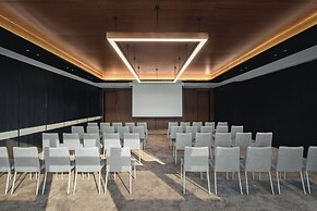 Hualuxe Chongqing Wushan by IHG