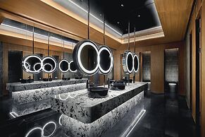 Hualuxe Chongqing Wushan by IHG