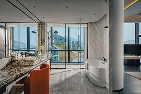 Hualuxe Chongqing Wushan by IHG