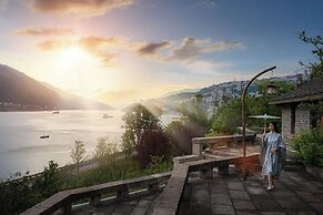 Hualuxe Chongqing Wushan by IHG
