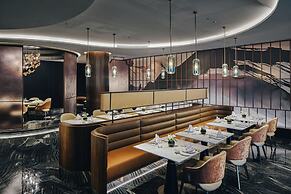 Hualuxe Chongqing Wushan by IHG