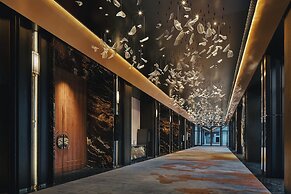 Hualuxe Chongqing Wushan by IHG