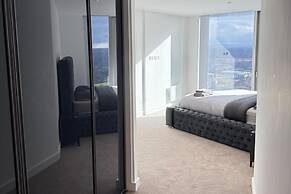 Apt Sleeps 6 With Two Bathrooms