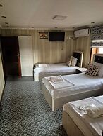 Vazira Hotel