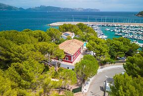 10-guest Beachfront Villa in Mallorca