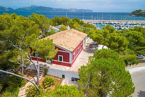 10-guest Beachfront Villa in Mallorca