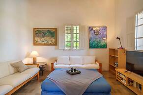 10-guest Beachfront Villa in Mallorca