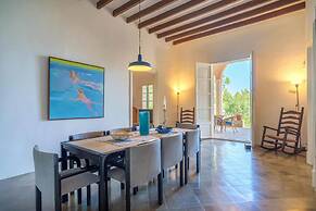 10-guest Beachfront Villa in Mallorca