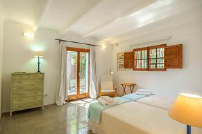 10-guest Beachfront Villa in Mallorca