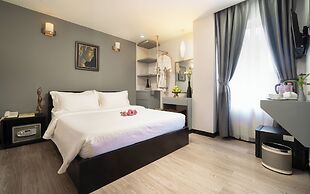 F L G Hotel