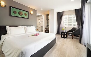 F L G Hotel