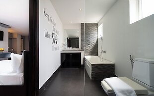 F L G Hotel