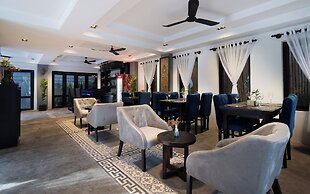 F L G Hotel