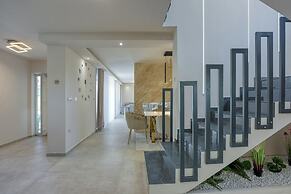 Villa Samara with Pool