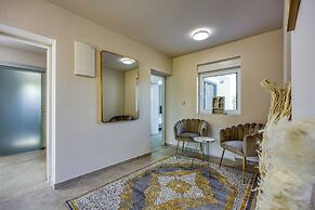 Villa Samara with Pool