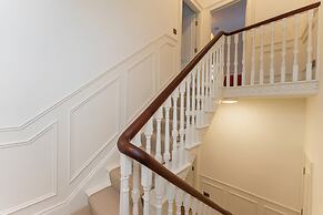 Modern 2-bed Apartment - Sleeps 6 - Seafront View