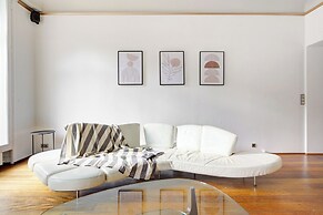 Le Marais & Place de la Republique 3BR