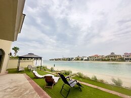 Exclusive 4BR Villa w Private Pool Beach