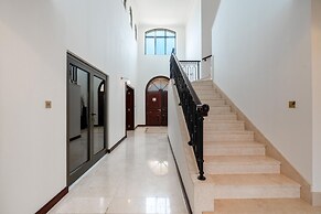 Exclusive 4BR Villa w Private Pool Beach