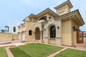 Exclusive 4BR Villa w Private Pool Beach