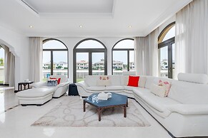 Exclusive 4BR Villa w Private Pool Beach