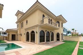 Exclusive 4BR Villa w Private Pool Beach