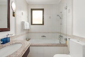 Exclusive 4BR Villa w Private Pool Beach