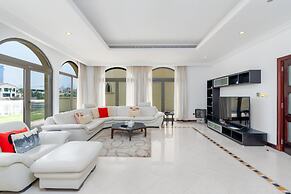 Exclusive 4BR Villa w Private Pool Beach