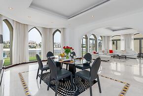 Exclusive 4BR Villa w Private Pool Beach