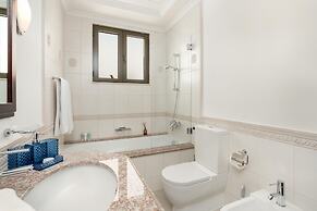Exclusive 4BR Villa w Private Pool Beach