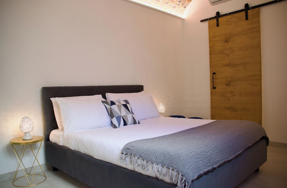Theater Luxury Apartment
