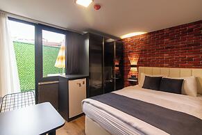Nomad Hub Istanbul Suit
