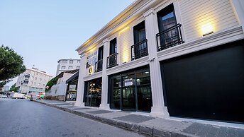 Nomad Hub Istanbul Suit