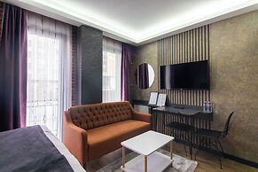 Nomad Hub Istanbul Suit