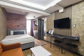 Nomad Hub Istanbul Suit