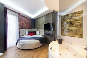 Nomad Hub Istanbul Suit