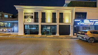 Nomad Hub Istanbul Suit