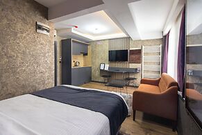 Nomad Hub Istanbul Suit
