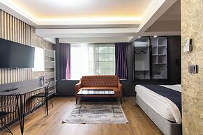 Nomad Hub Istanbul Suit