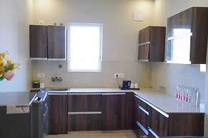 Vrindavan Dreams Hotel and Suites