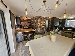 Cotswold Stay